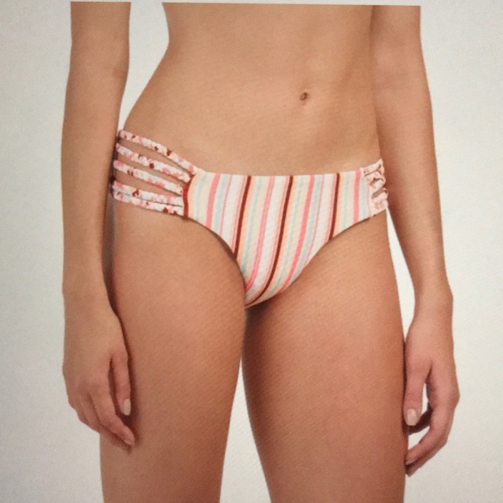 REEF striped side bottoms